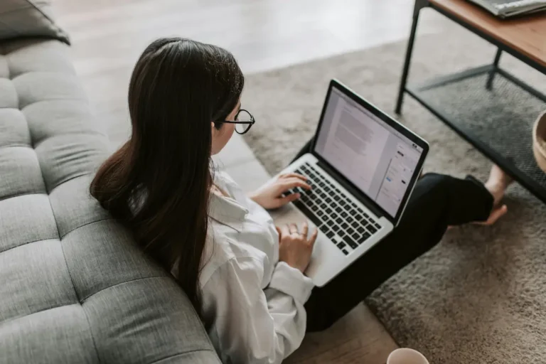 4 vantagens de contratar um CRM brasileiro