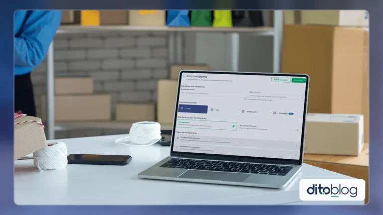 Notebook apresentando a tela de uma plataforma de CRM
